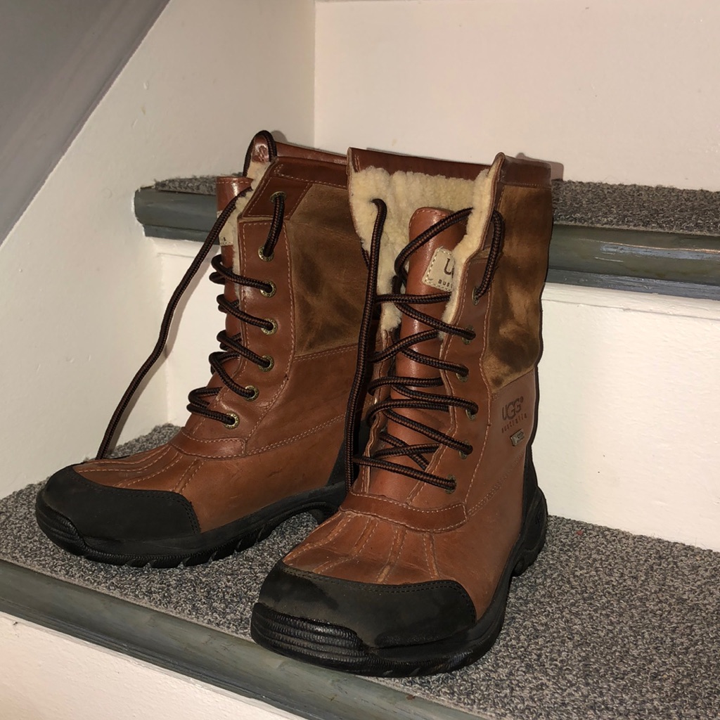 Ugg Womens Size 4